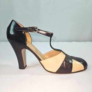 Bottega Veneta Women's Brown & Beige Heels Size 8.5